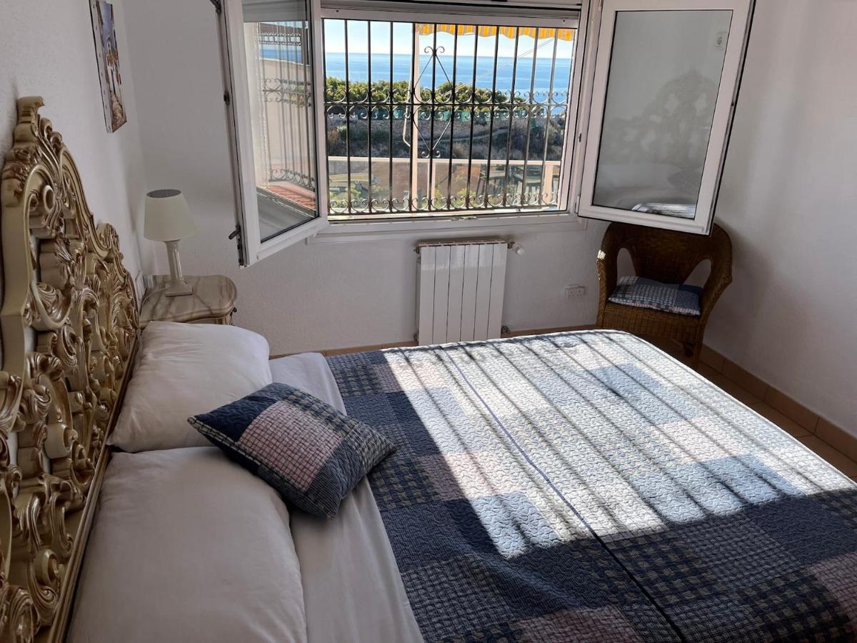 Hébergement de vacances Delightful Burriana House With Magnificent & Sea Views. Nerja