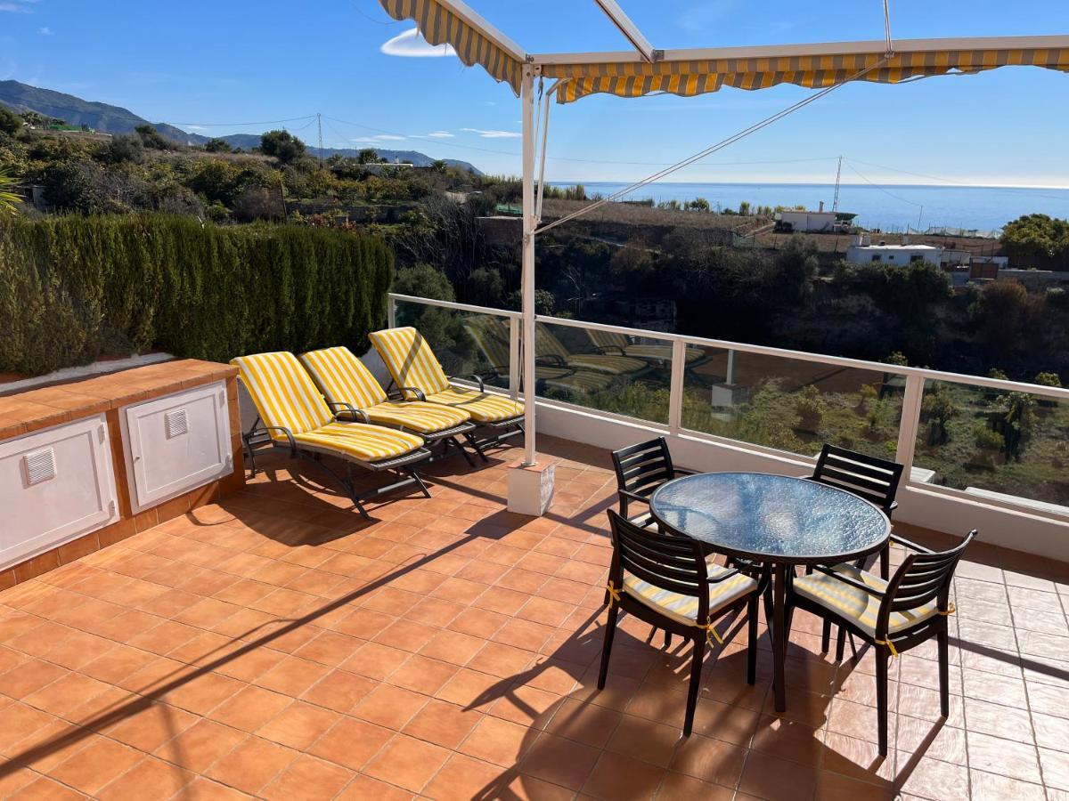 Delightful Burriana House With Magnificent & Sea Views. Holiday home *